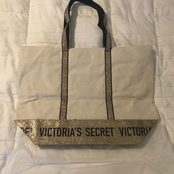 Victoria’s Secret Glitter weekender Tote. NWT - Picture 4 of 16